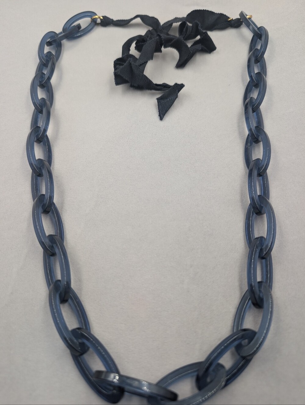 Signed J. Crew Smoky Blue Lucite Chunky Link Ribbon Tie Collar Necklace 0512